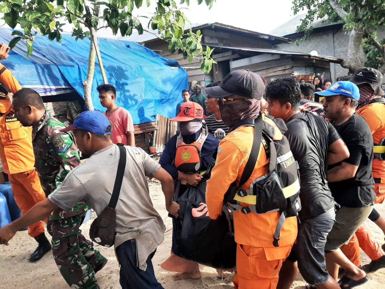 Ilustrasi berita Papua: Pamit di Ibunda Pergi Panah Ikan, Hilang Semalam, Pulang Sudah di Keranda Jenazah