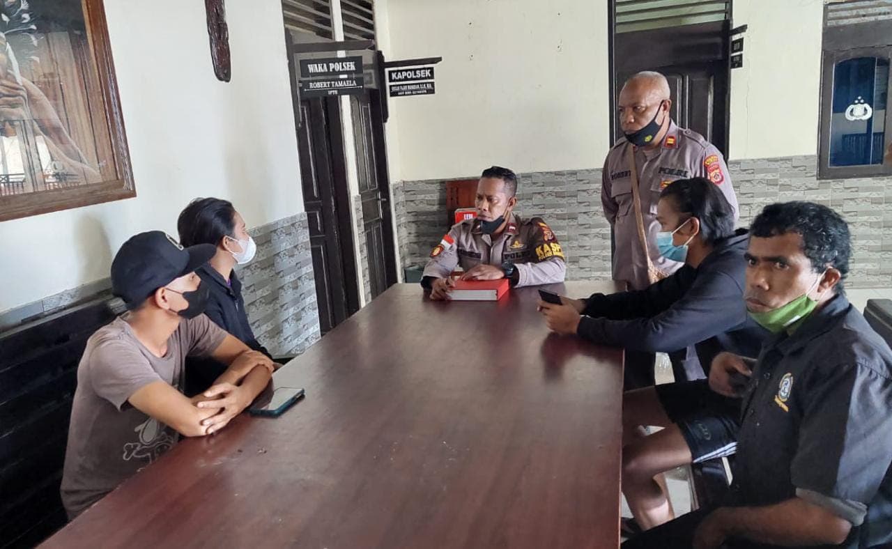 Ilustrasi berita MIMIKA: Aksi Konyol Oknum Pria di Timika Ketahuan Ngintip Perempuan Mandi, Dipolisikan