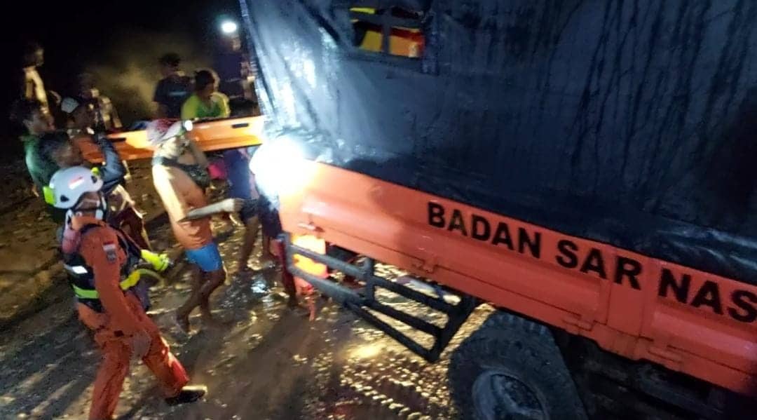 Ilustrasi berita Mimika: Timika Masuki Musim Hujan, SAR Ingatkan Agar Waspada, Duakali Pendulang Tewas Disambar Petir