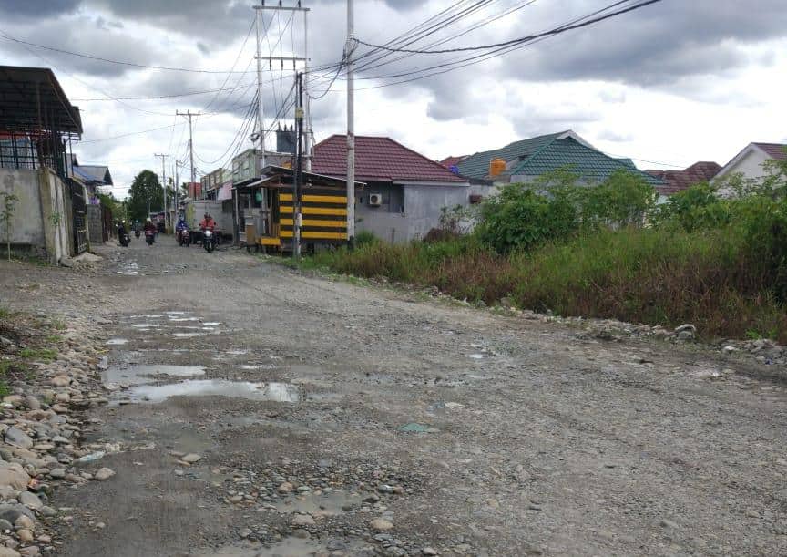 Ilustrasi berita Mimika: Jalan Perumahan di Timika Banyak yang Tidak Layak, Yoga: Itu Menjadi Tanggung Jawab Developer