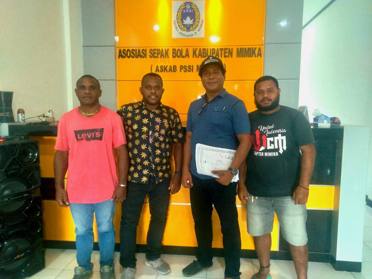 Jems Maturbongs dan panitia