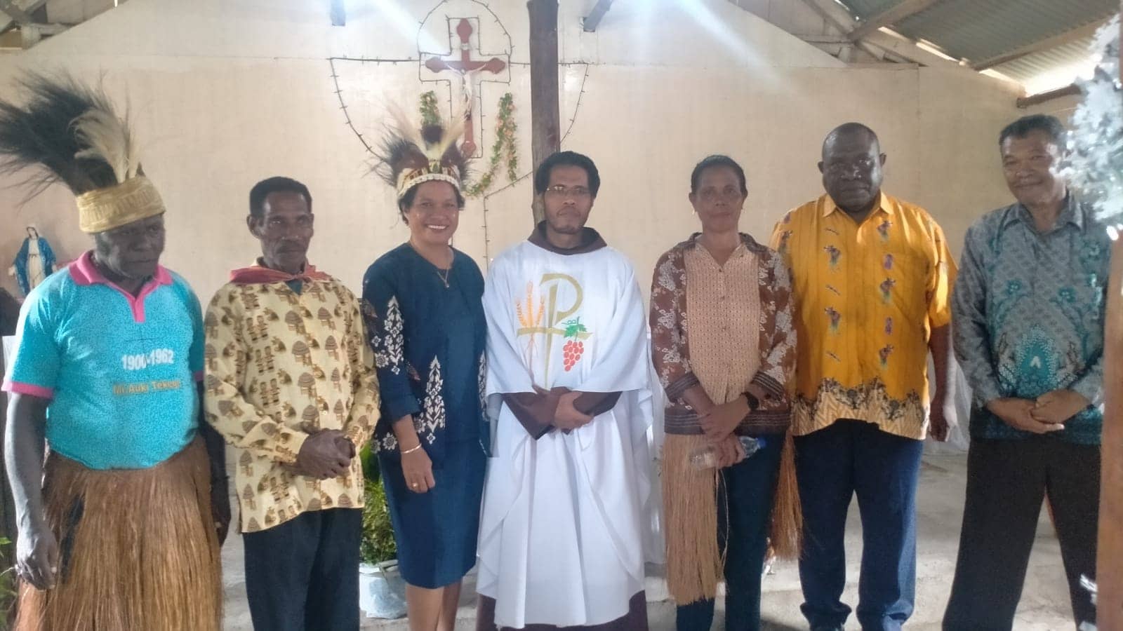 Para pelopor pembangunan Kapela St Paulus Mayapura Pomako.