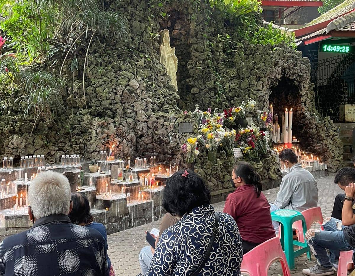 Gua Maria Sendangsono