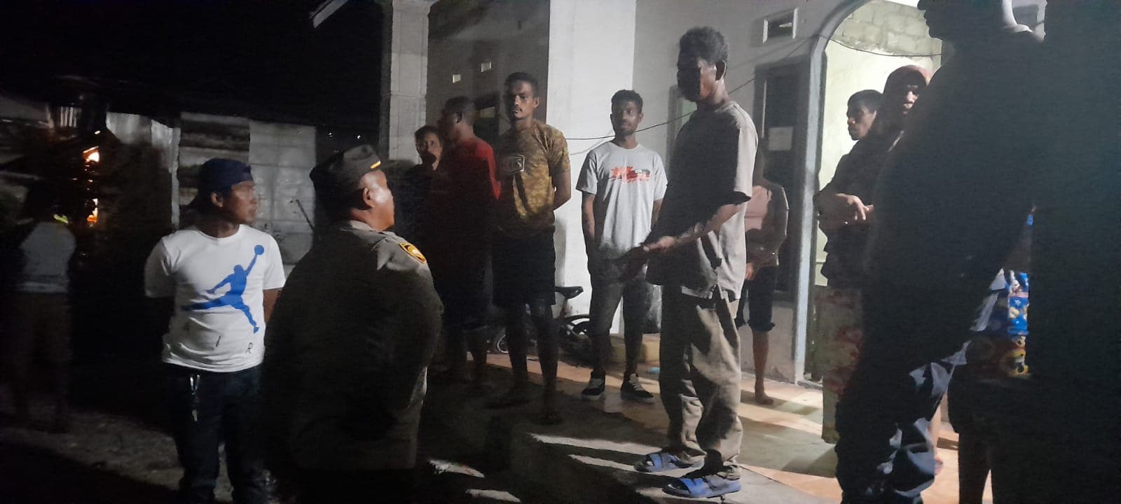 Ilustrasi berita MIMIKA: Sidang Adat Bayar Air Susu Berujung Ricuh, Mertua Dihajar Anak Mantu Hingga Mata Robek