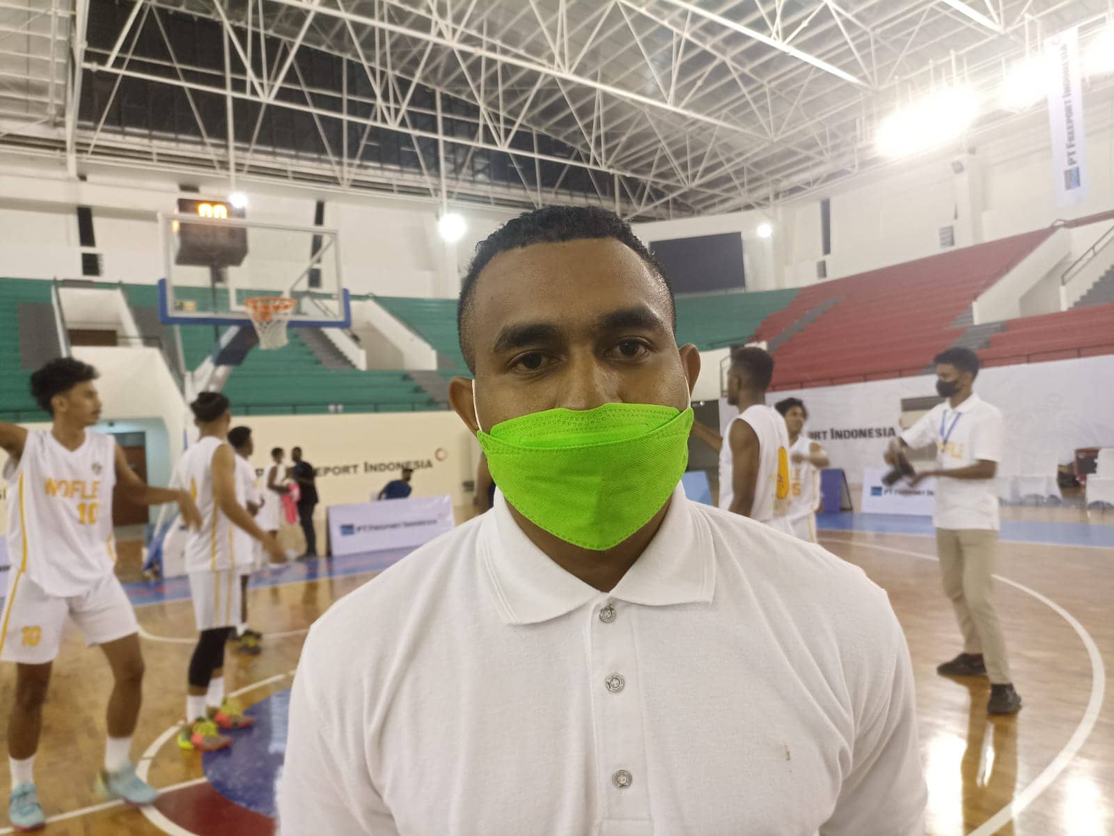 Pelatih Wofle Sorong Riggs Ronsumbre, usai pertandingan semi final Wofle Sorong melawan Greenhouse di Mimika Sport Complex Senin (10/1/22)