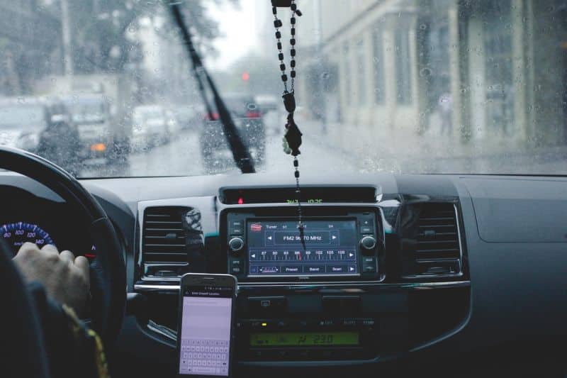 Ilustrasi berita LIFESTYLE: Empat Tips Hindari Kaca Mobil Berjamur