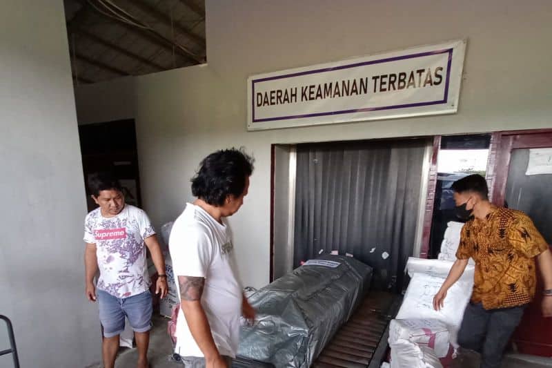 Ilustrasi berita Papua: Empat Jenazah Korban Bentrok Sorong Diberangkatkan ke Daerah Asalnya