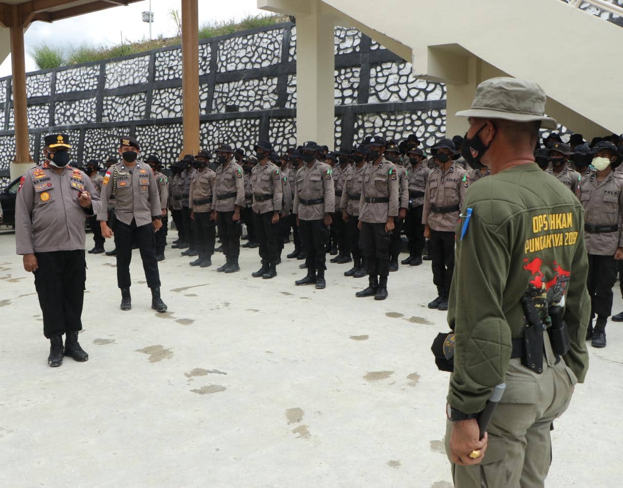 Kapolda saat memberikan arahan pada anggota Brimob