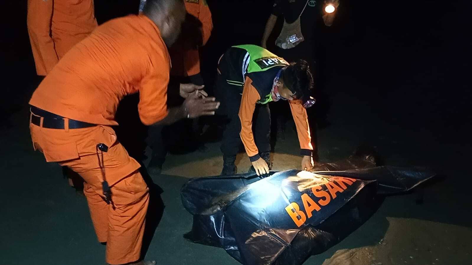 Ilustrasi berita Papua: Ditemukan Tadi Pagi, Pemuda Terseret Ombak di Pantai Holtekam Jayapura Meninggal Dunia