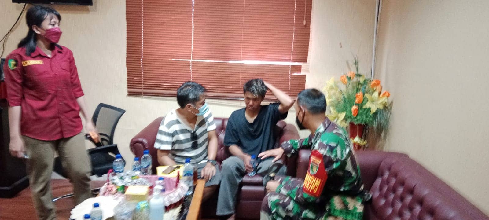 Ilustrasi berita Mimika: Berhasil Selamat, Nelson Sarira: 10 Orang Pelaku Bawa Senjata dan Parang Bantai Delapan Karyawan PTT