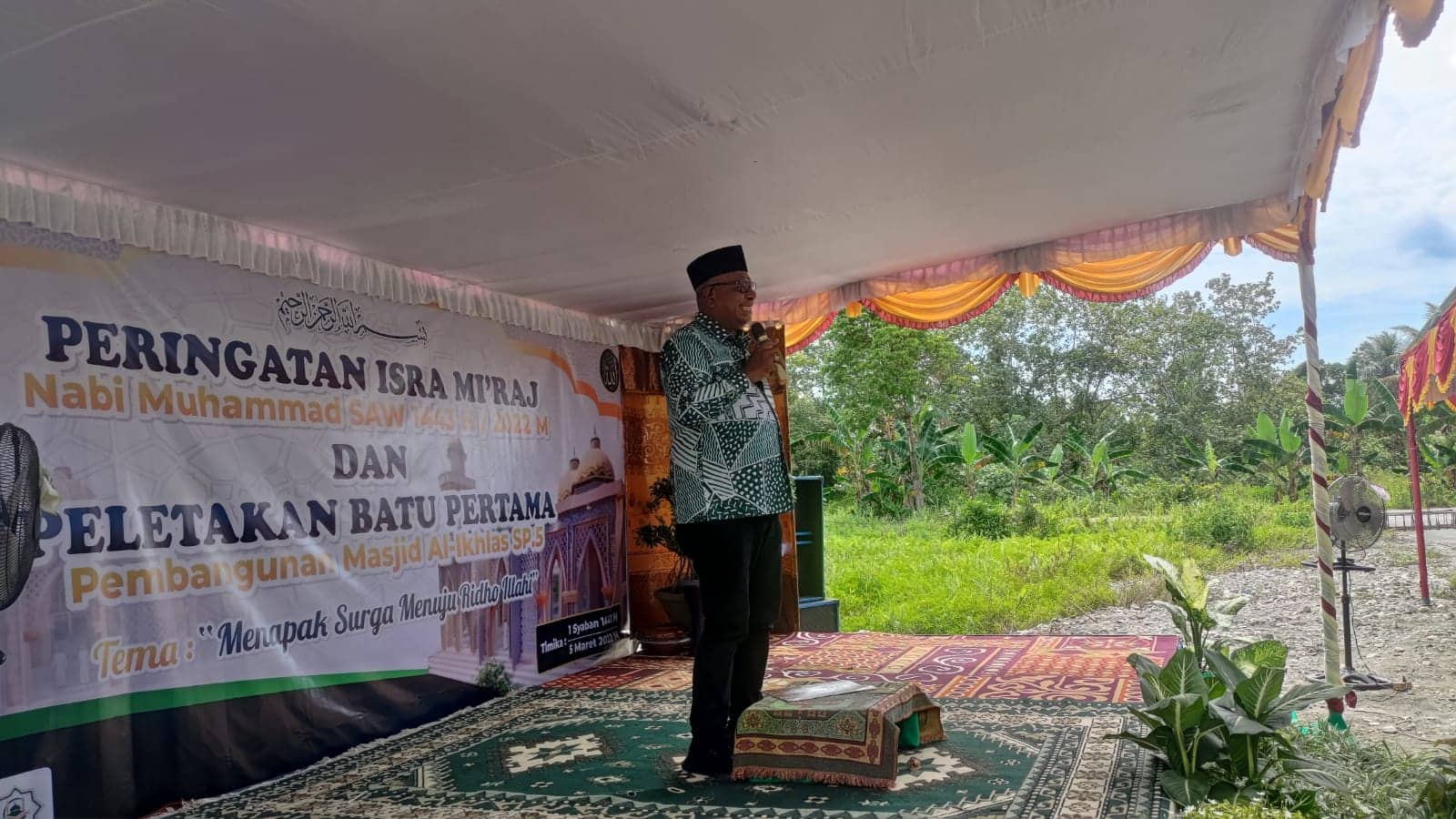 Ilustrasi berita Mimika: Hadiri Peringatan Isra Mi'raj di Kampung Limau Asri, Wabup JR: Pemerintah Hadir Untuk Semua Agama