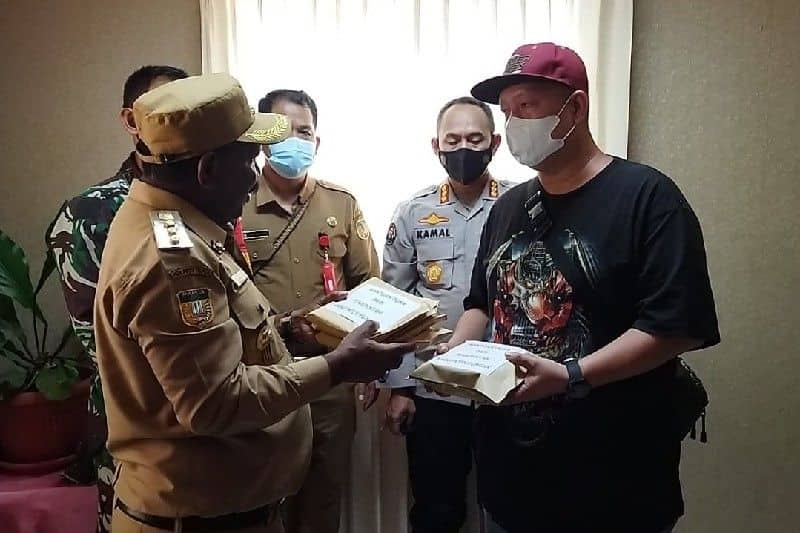 Ilustrasi berita Mimika: Bupati Puncak Serahkan Santunan Untuk Korban Pembantaian KKB di Timika