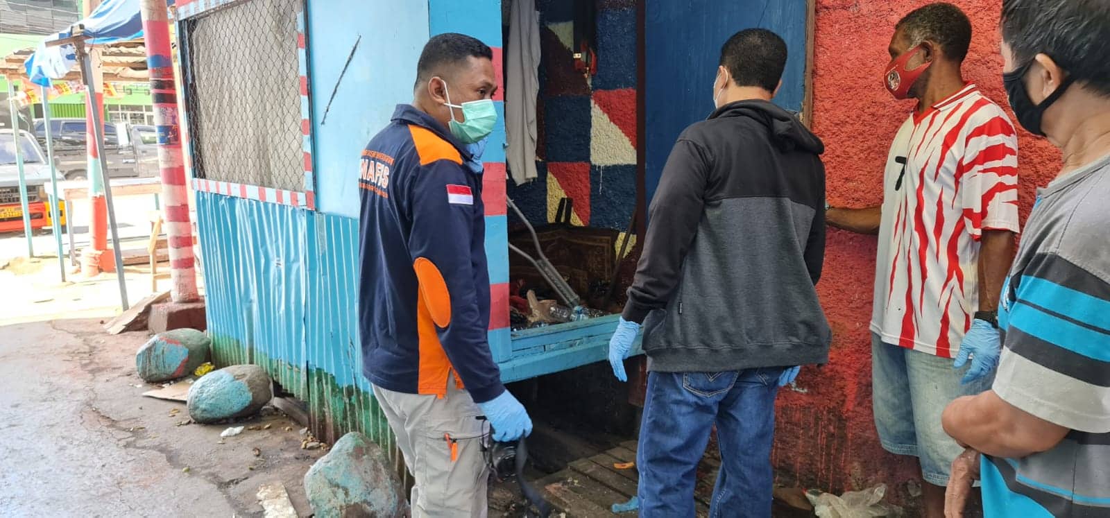 Ilustrasi berita Papua: Cium Bau Busuk, Seorang Pria di Jayapura Ditemukan Meninggal Dunia di Pos Kamling