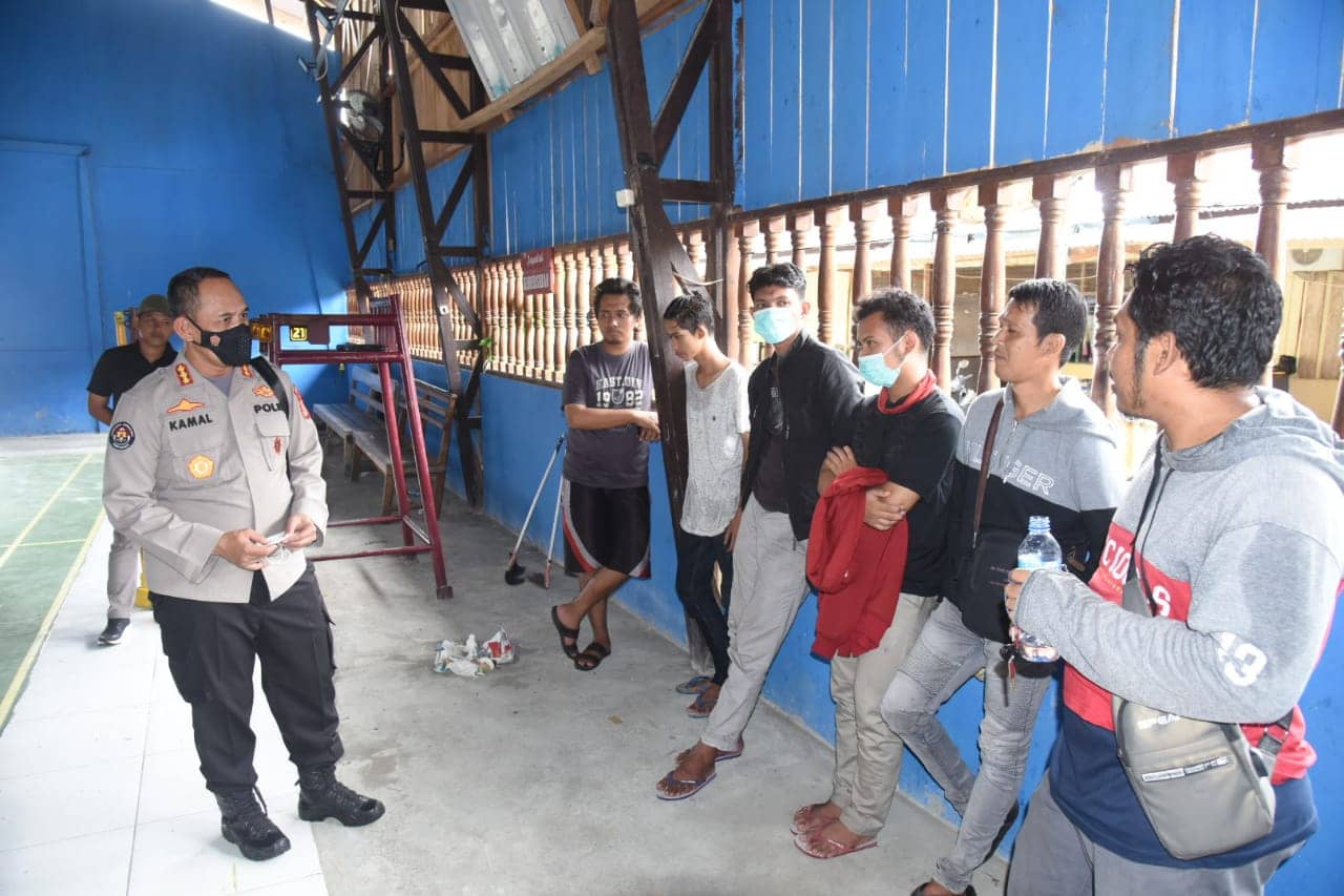 Tampak sejumlah pengungsi saat berada di Polres Yahukimo