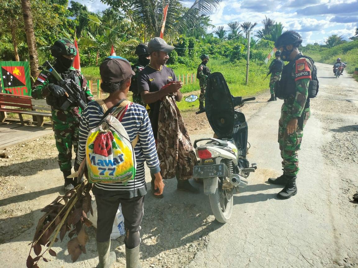 Ilustrasi berita Papua: Cegah Penyeludupan Barang Ilegal ke Jayapura, Satgas 711/Raksatama Lakukan Sweeping di Perbatasan RI-PNG