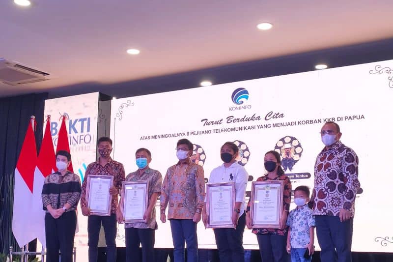 Ilustrasi berita Nasional: Menkominfo Beri Penghargaan pada Sembilan Pejuang Telekomunikasi Papua