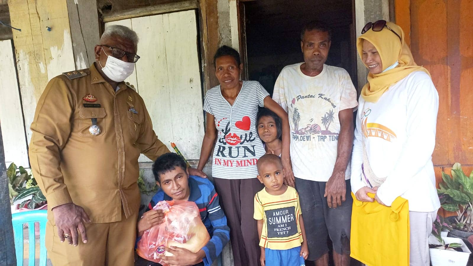 Ilustrasi berita Mimika: Suami Operasi Leher, Anak Sulung Cacat, Mama Terpaksa Kerja Jadi Tukang Cuci, Bro…Hidup di Timika Tak Semudah Dibayangkan