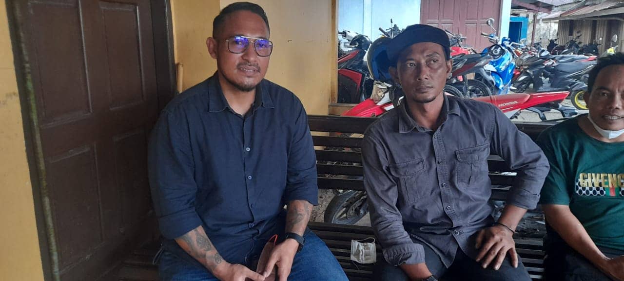 Pengurus KKJB saat melapor kasus penganiayaan ke Polres Mimika.