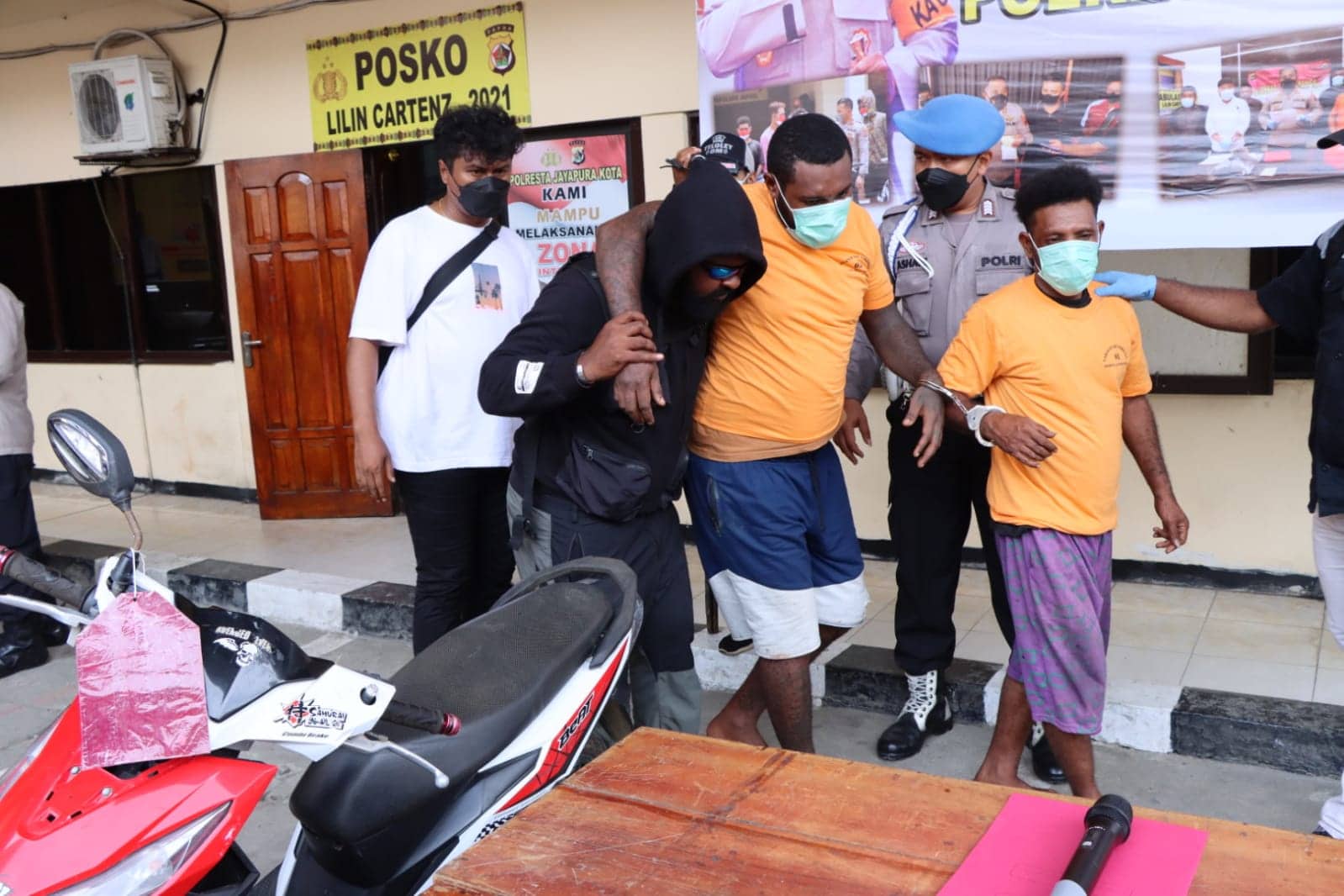 Ilustrasi berita Papua: Usai Diperkosa Ibu Muda Dibunuh, 2 Pelaku Dibekuk Setelah Dilumpuhkan Timah Panas di Jembatan Temiri Koya Koso Jayapura