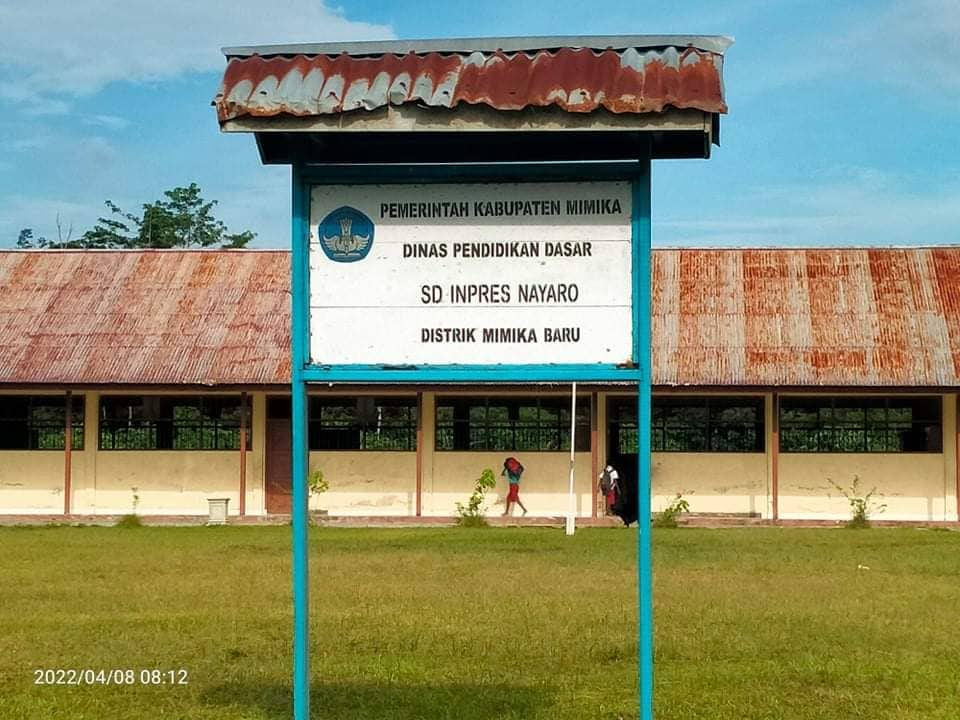 Ilustrasi berita Mimika: Perumahan Guru SD Inpres Nayaro Kondisinya Memprihatinkan, 4 Rumah Ditinggali 9 Guru, Engelberthus : Transportasi Juga Numpang