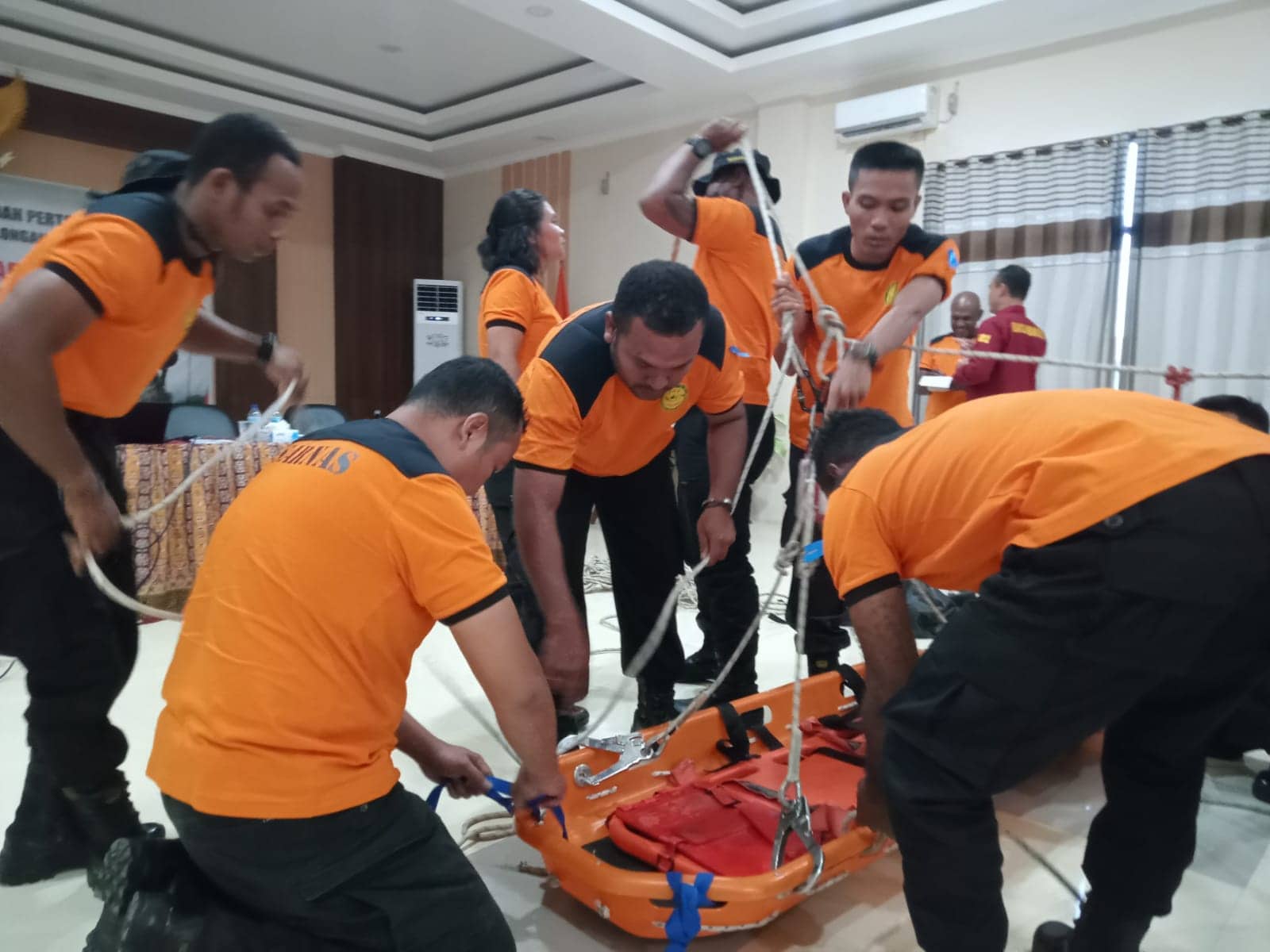 Ilustrasi berita Papua: Basarnas Jayapura Gelar Pelatihan Pertolongan Korban di Ketinggian