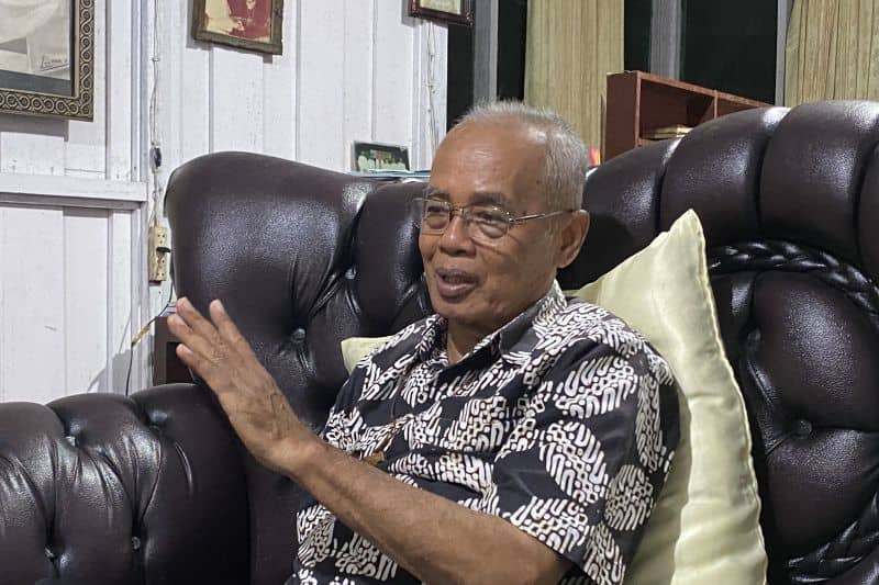 Potret Bapak Uskup dari Keusukupan Agung Kota Agats, Kabupaten Asmat, Papua Mgr. Aloysius Murwito