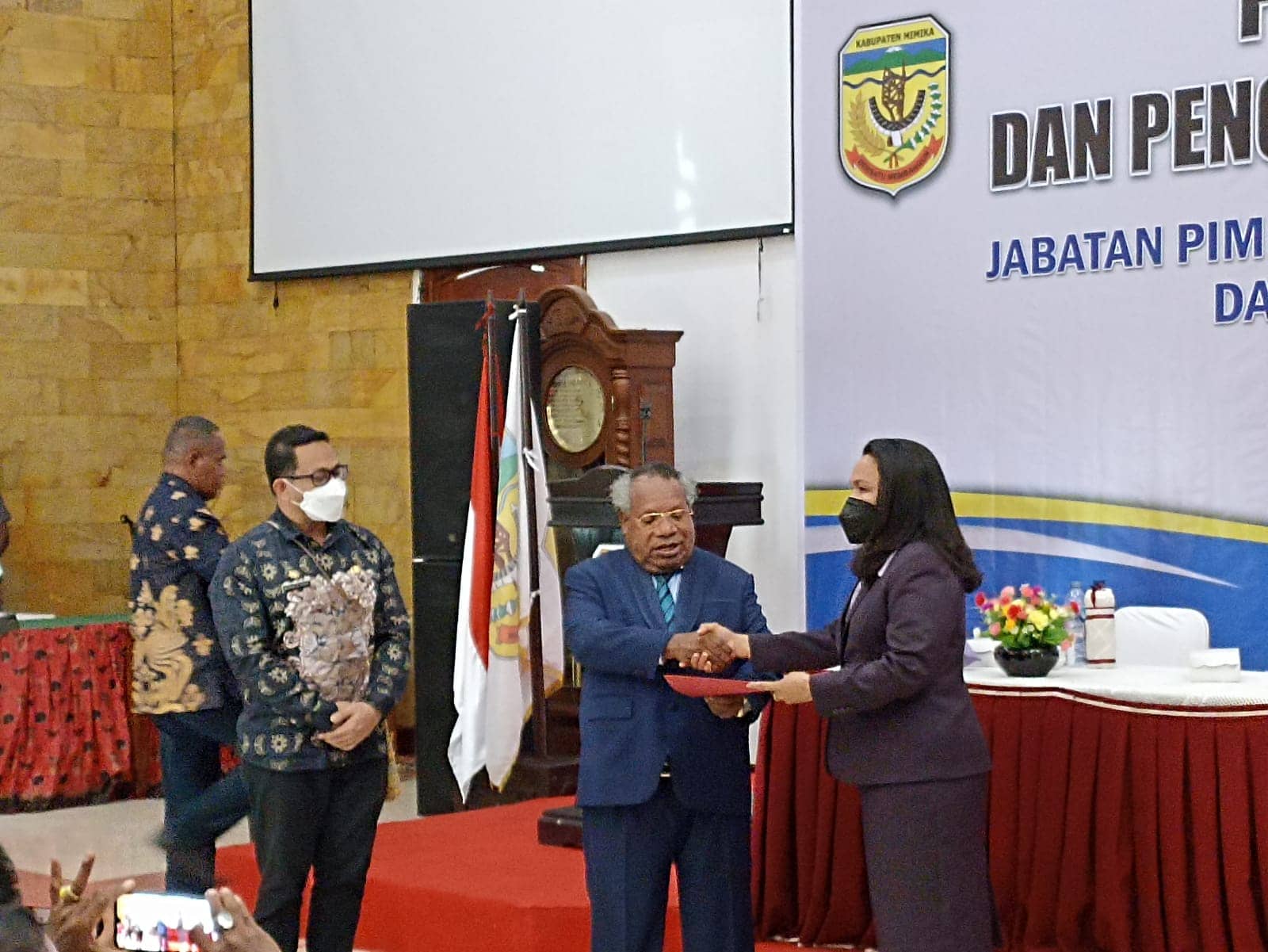 Pengangkatan Jenny sebagai Plh Sekda Mimika.
