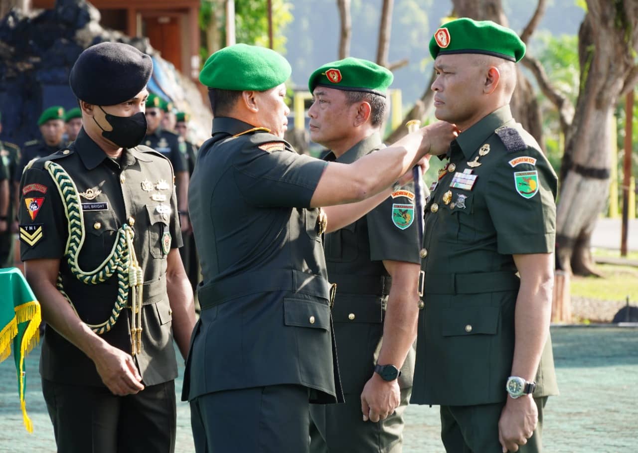 Pangdam XVII Cenderawasih saat memimpin serah terima jabatan Danrem 172/PWY.