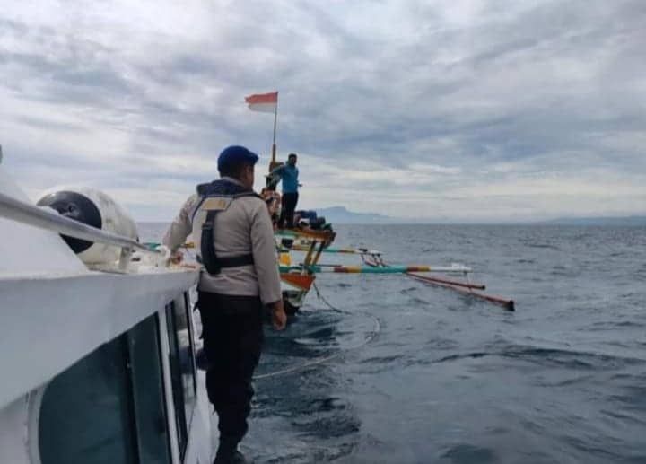 Ilustrasi berita Papua: Awasi Sumber Daya Kelautan dan Perikanan, Polairud Polresta Gelar Operasi di Perairan Laut Jayapura