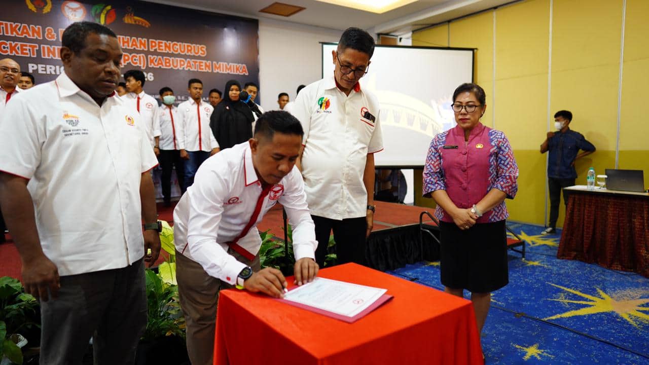 Ilustrasi berita Mimika: Marjan Tusang Nahkodai Pengda PCI Kabupaten Mimika, Conoras: Saya Yakin Timika Lahirkan Atlet Berprestasi