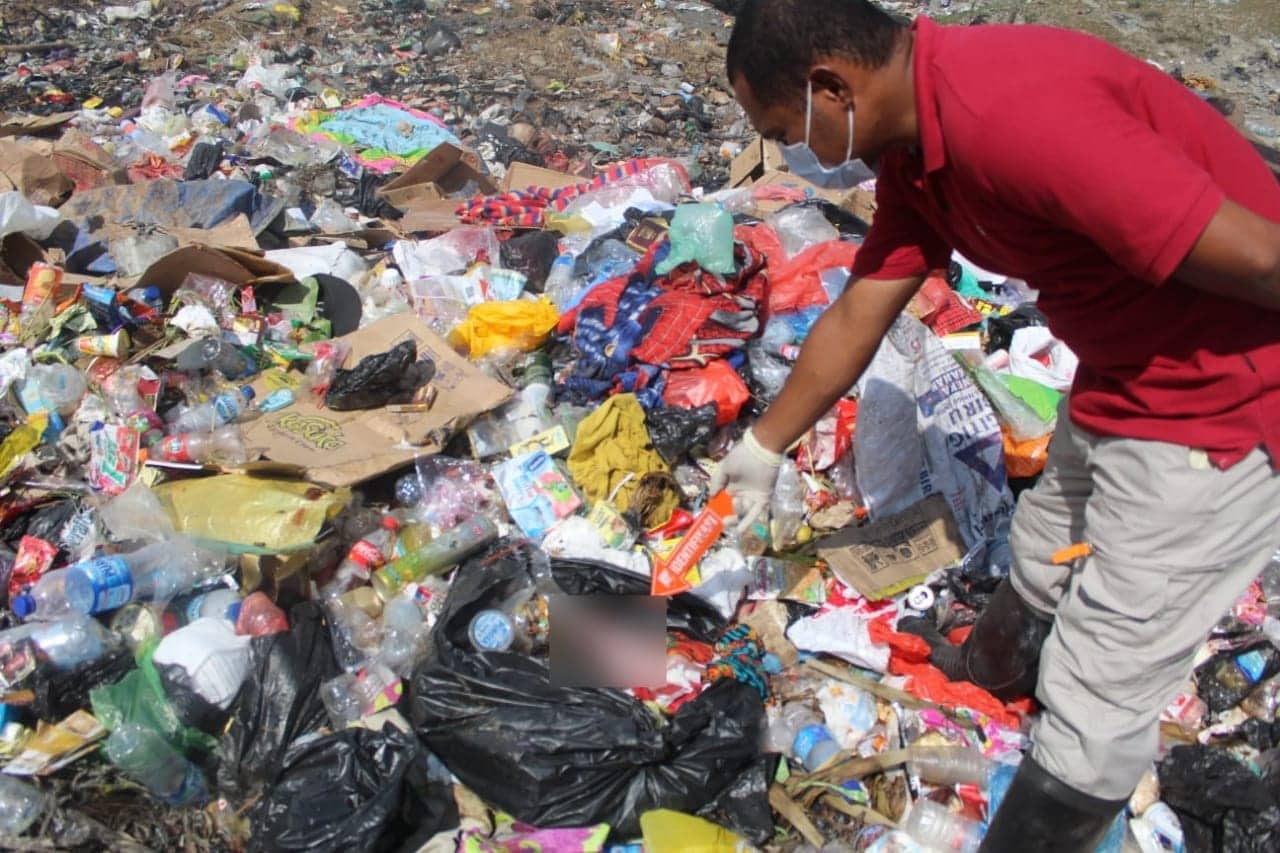 Ilustrasi berita Papua: Warga Sentani Dihebohkan Penemuan Jasad Bayi di Tempat Pembuangan Sampah, Amankan Selimut dan Buku Liturgi
