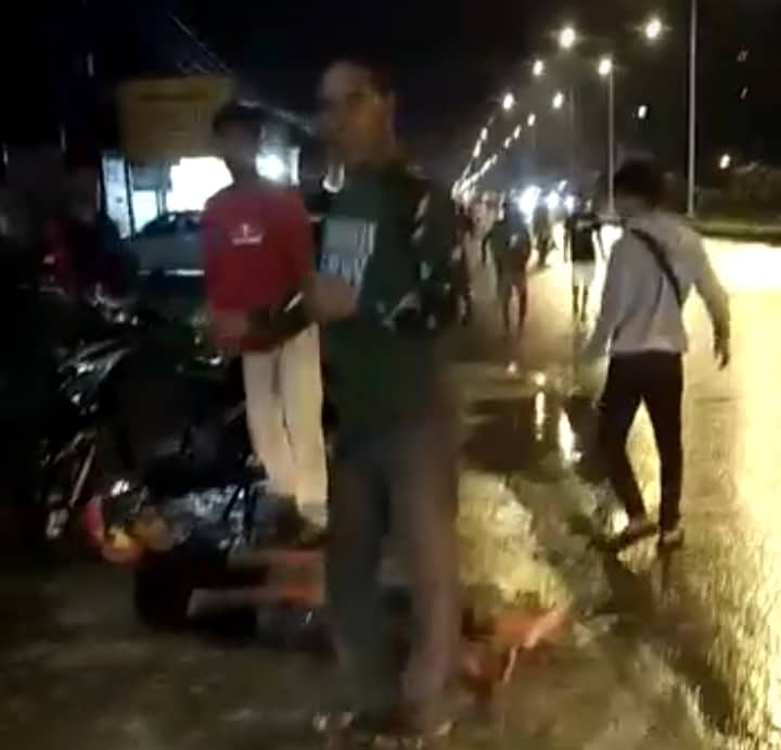 Ilustrasi berita Mimika: Flash News : Puluhan Sepeda Motor dan 2 Mobil Tergelincir di Jalan Hasanudin Timika