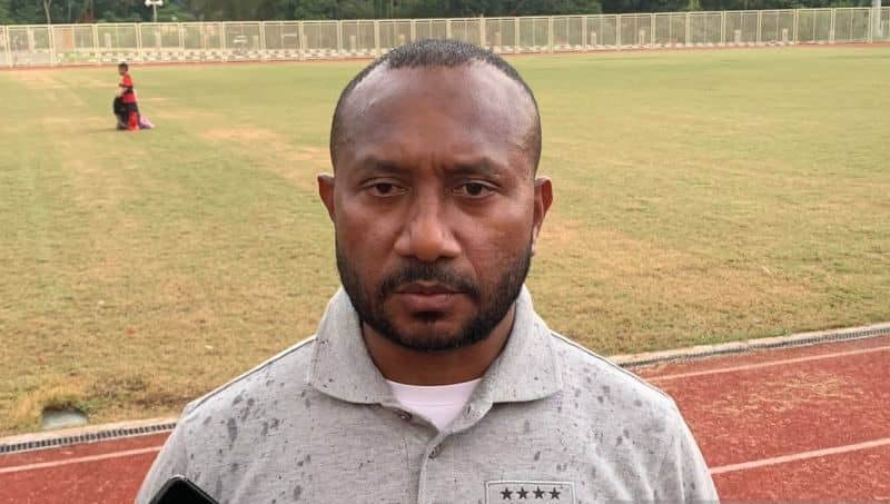 Manajer Persipura Jayapura Yan Permenas Mandenas