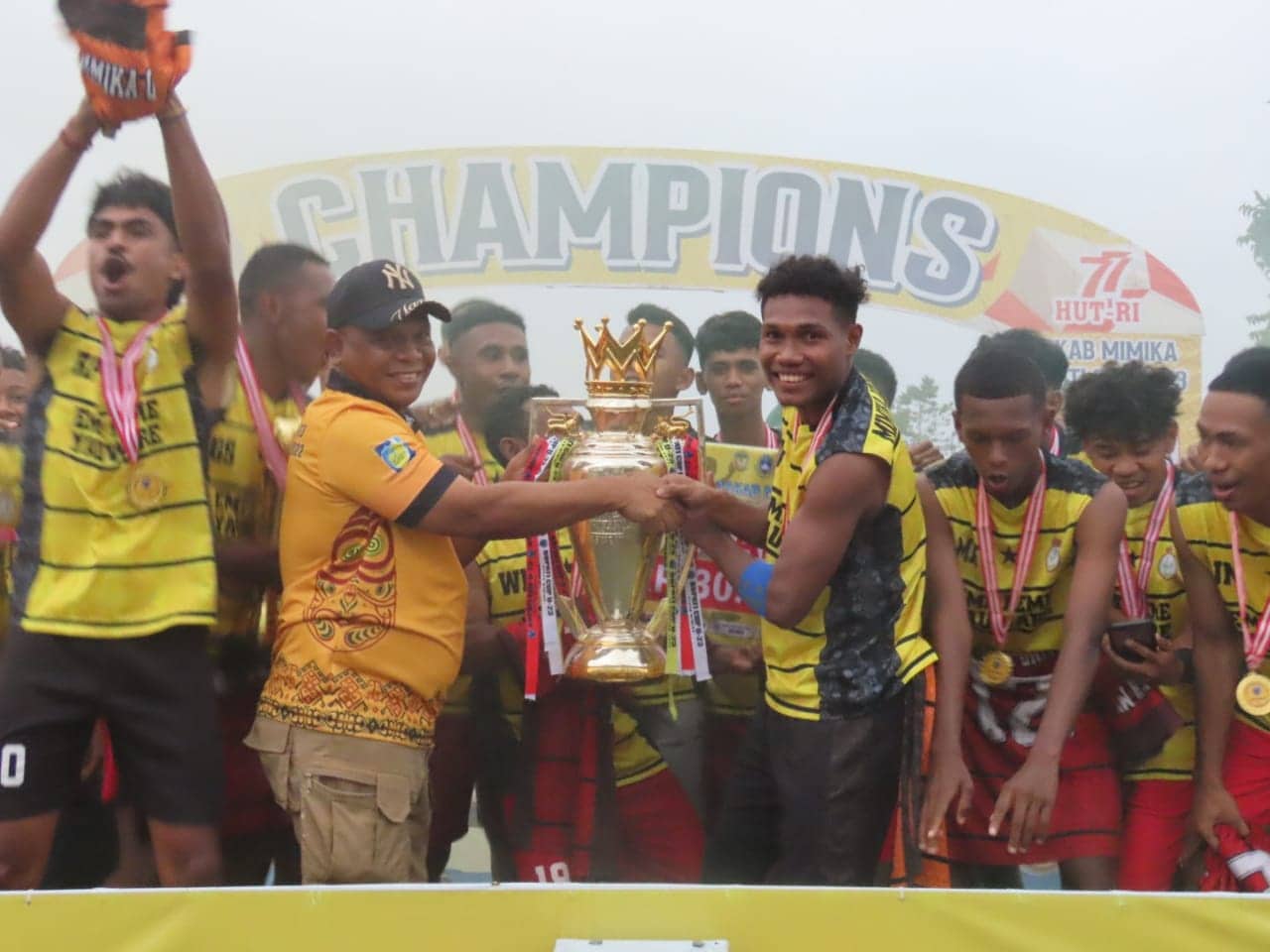 Ilustrasi berita Mimika: Bupati CUP U-23 Resmi Ditutup, Mimika United FC Raih Juara Pertama, Ini Besaran Uang yang Dibawa Pulang