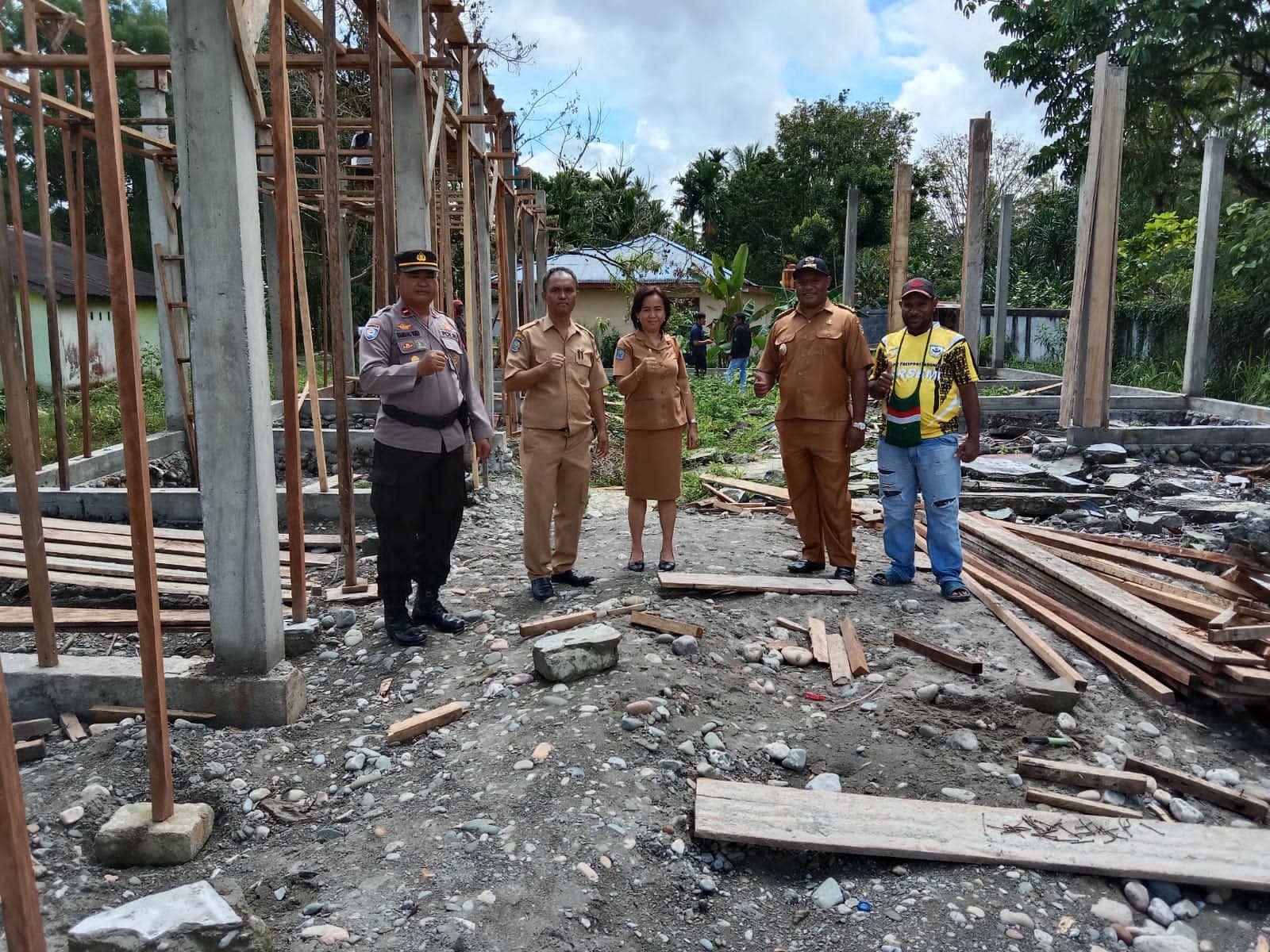 Ilustrasi berita Mimika: Dua Proyek Bernilai Hampir Dua Miliar Masuk Kwamki Narama, Dinas Diharapkan Awasi Kualitas Pengerjaan