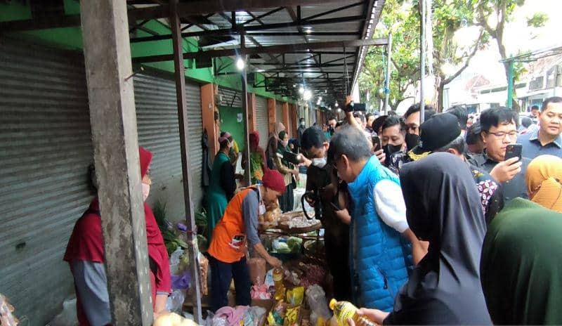 Ilustrasi berita Papua: Mendag Akan Lepas 1.200 Ton Minyak Goreng ke Maluku-Papua Hari Ini