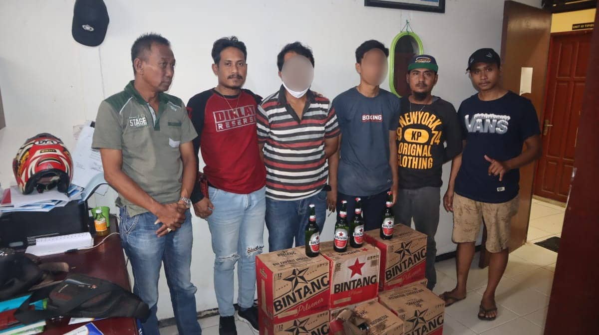 Ilustrasi berita Papua: Puluhan Botol Miras Ilegal di Amankan Sat Resnarkoba Polres Mappi