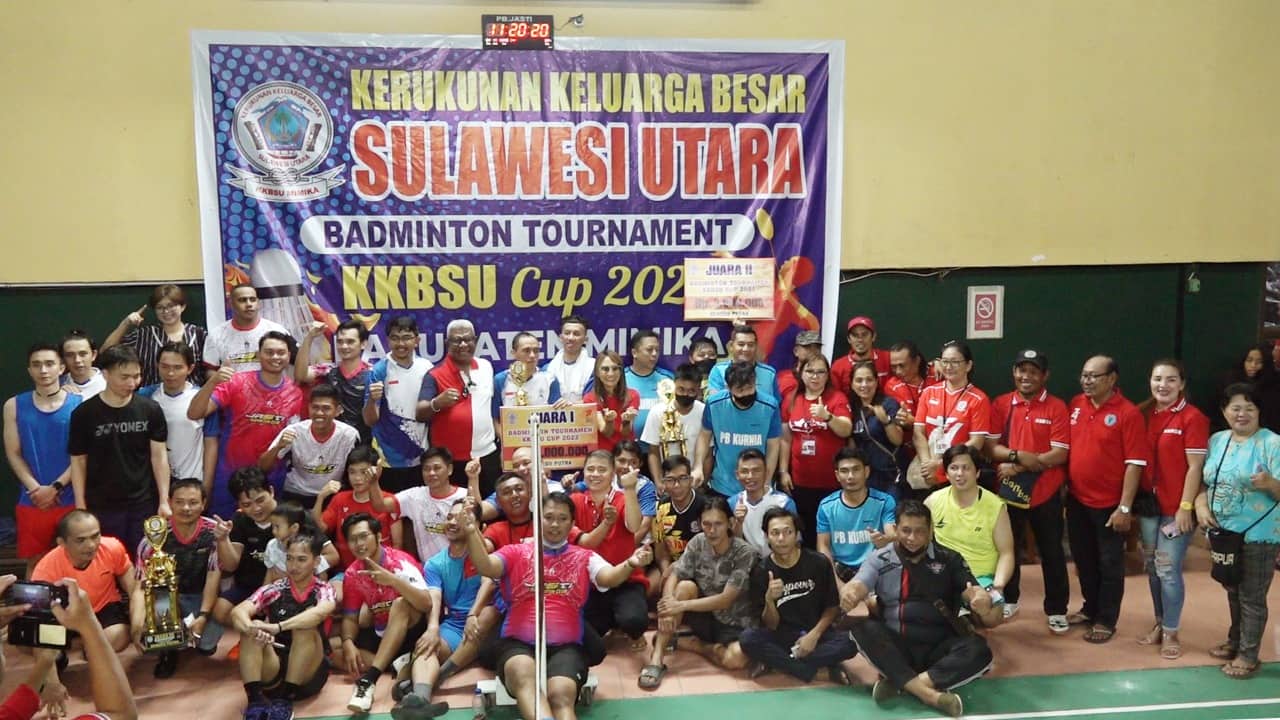 Ilustrasi berita Mimika: Turnamen Final Badminton KKBSU Mimika Cup 2022 Dipadati Penonton, Tak Disangka Tim Ini Keluar Sebagai Juara