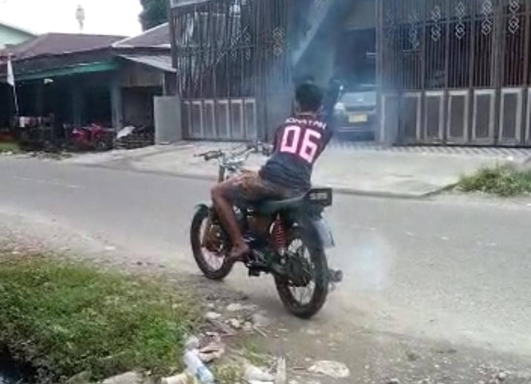Ilustrasi berita Mimika: Anggota DPRD Mimika Keluhkan Suara Knalpot Racing, Yulius: Semua Mengeluh, Polisi Tolong Tertibkan
