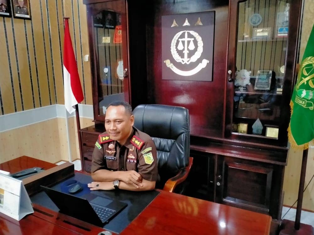 Foto:Isa Kajari Mimika, Sutrisno Margi Utomo SH, MH.