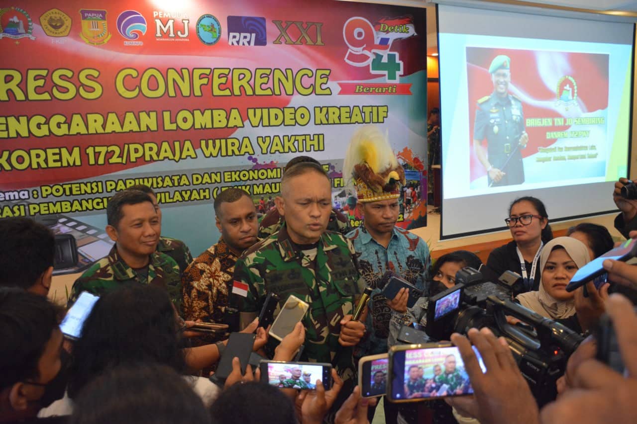 Ilustrasi berita Nasional: Danrem 172/PWY: Jika Tidak Minta Maaf Efendi Simbolon Lebih Baik Mengundurkan Diri