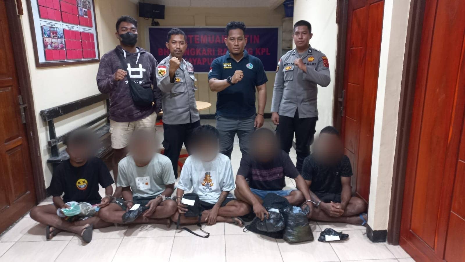 Ilustrasi berita Papua: Kapal Pelni Jadi Tempat Penyelundupan Narkoba? Lima Penumpang KM. Labobar Dibekuk Ketahuan Bawa Ganja