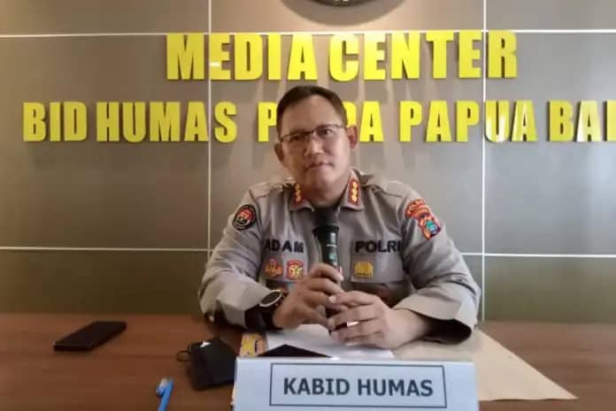 Ilustrasi berita Papua: Dua Polisi Viral Jilat Kue Ulang Tahun TNI Dipecat dengan Tidak Hormat