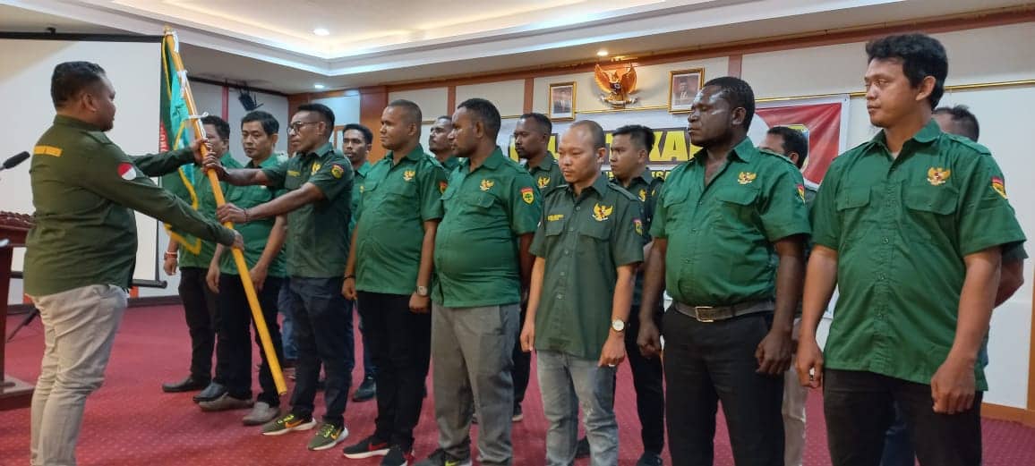 Ilustrasi berita Mimika: Ketua DPP Kosgoro Lantik DPD Mimika, Plt. Bupati Ingatkan Pemuda Jangan Terpecah Belah