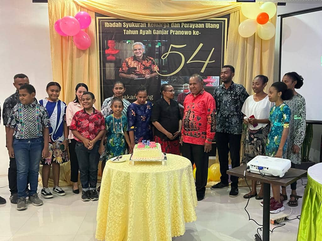 Ilustrasi berita Papua: Sahabat Ganjar dan Keluarga Wopari di Jayapura Rayakan Ulang Tahun ke 54 Ganjar Pranowo
