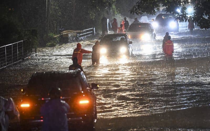 antarafoto banjir di jakarta 06102022 mrh 13