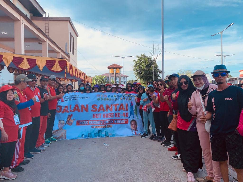 Ilustrasi berita Mimika: Rayakan HUT ke-46, KKSS Mimika Gelar Jalan Santai Sambil Pungut Sampah Bersihkan Kota Timika