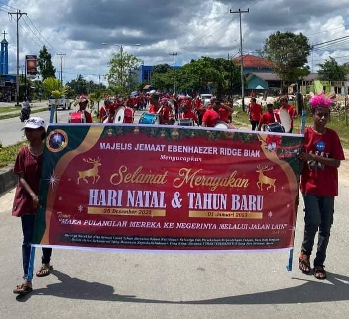 Ilustrasi berita Papua: Ribuan Jemaat dari Seluruh Dedominasi Gereja di Biak Ikuti Parade Natal, Bupati Naap: Semoga Natal Bawa Kedamaian