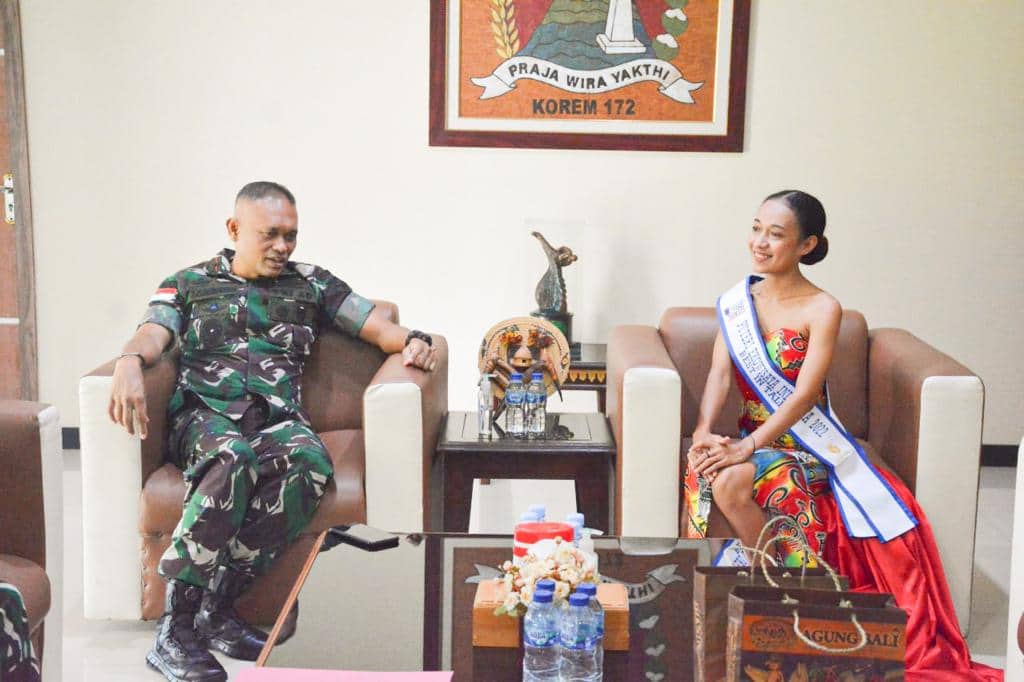 Ilustrasi berita Papua: Raih Gelar Best In Talent di Ajang Putri Ekowisata Indonesia 2022, Ezterlin Baransano Temui Danrem 172/PWY