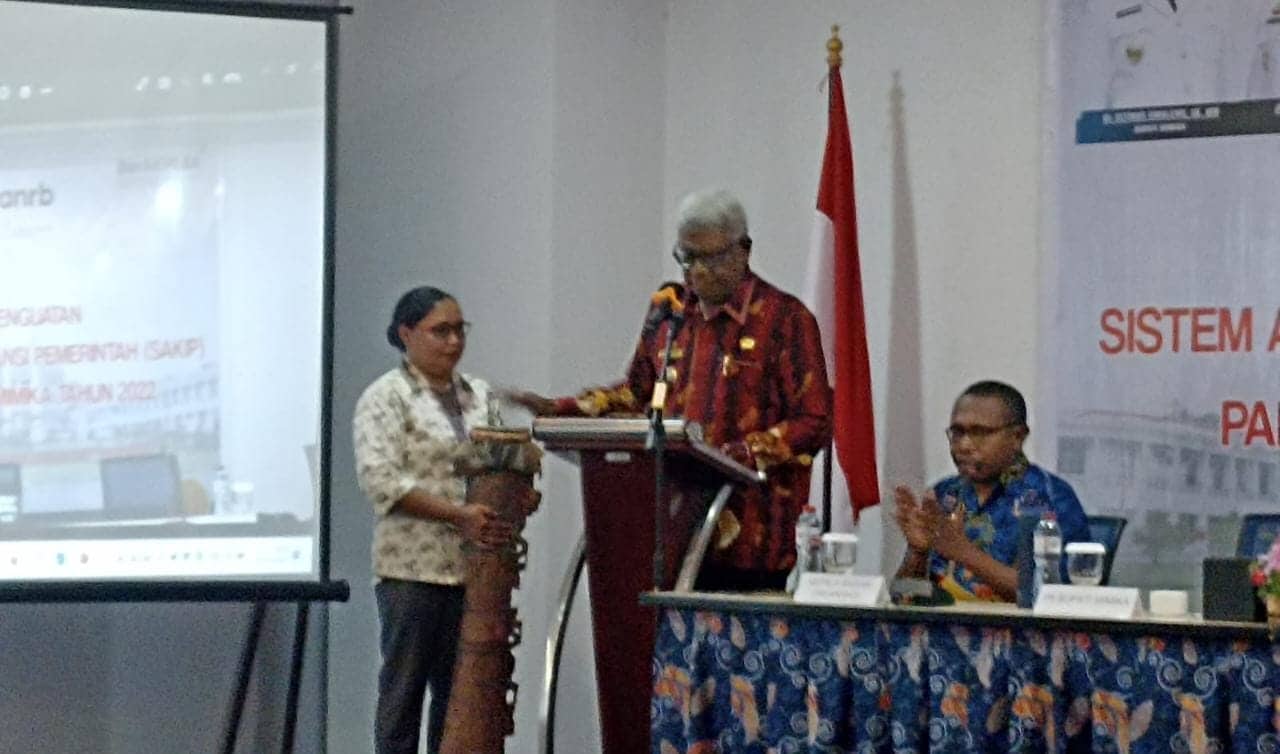 Ilustrasi berita Mimika: Plt Bupati Mimika : Ada Oknum Pimpinan OPD Bawa Uang APBD Dua Sampai 4 Koper Keluar Daerah